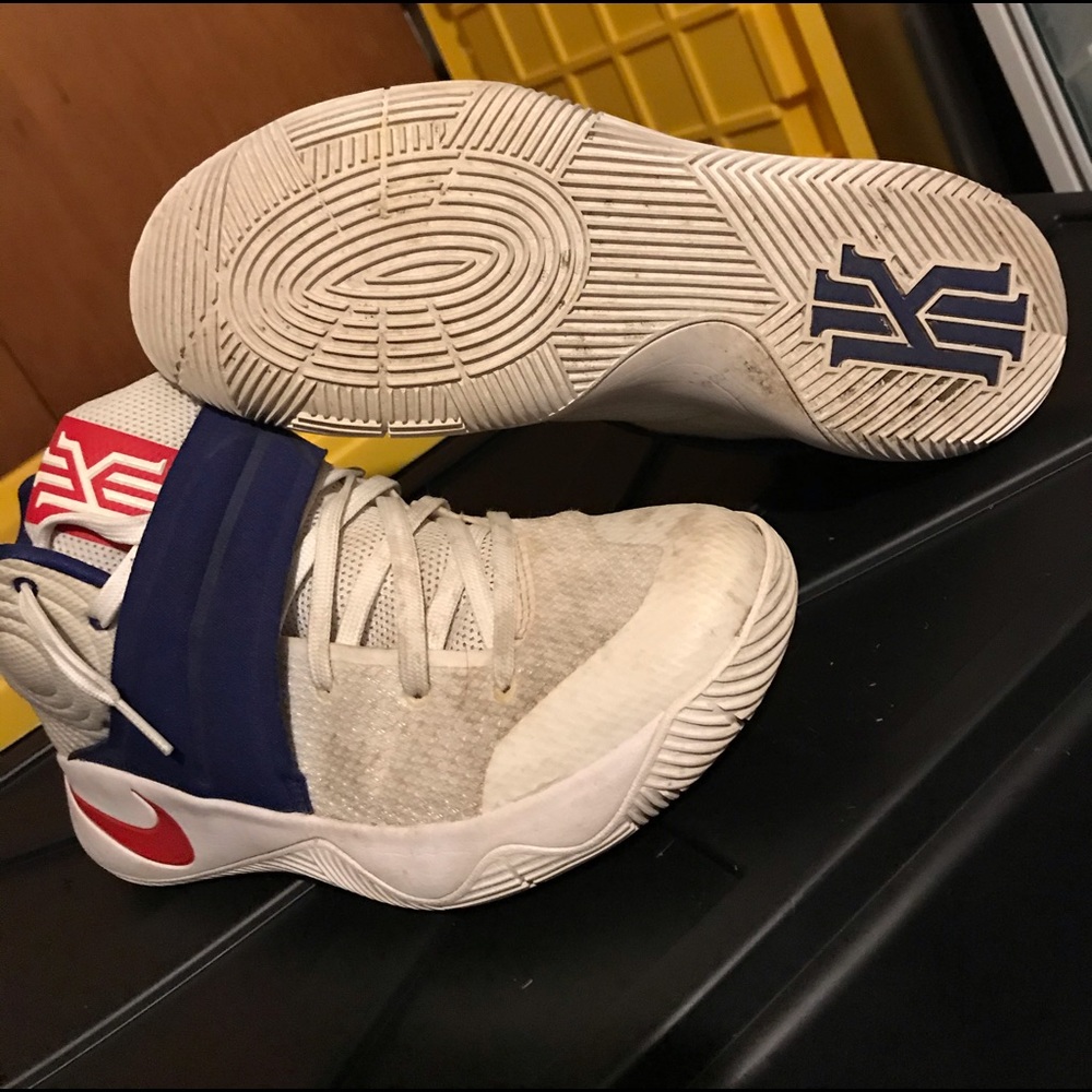 Nike Kyrie 2s USA